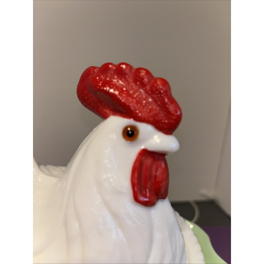 Westmoreland White Milk Glass Large Hen On Nest Hand Painted With Glass Eyes - Picture 3 of 10
